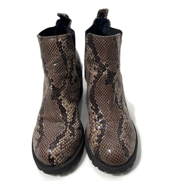 Dirty Laundry Chunky Block Heel Booties Snakeskin Print Size 6.5 - Picture 4 of 11